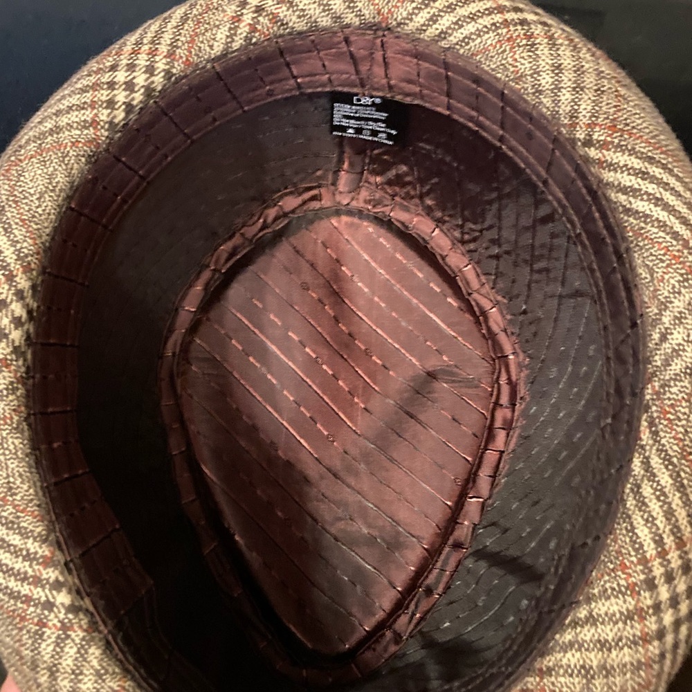 D & Y Fedora - Picture 7 of 8